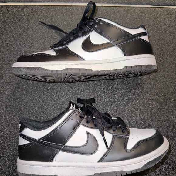 Nike Panda Dunks - Picture 4 of 6